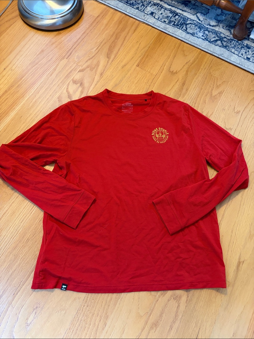 Mons Royale Merino Wool Blend Long Sleeve in Red Size Extra Large